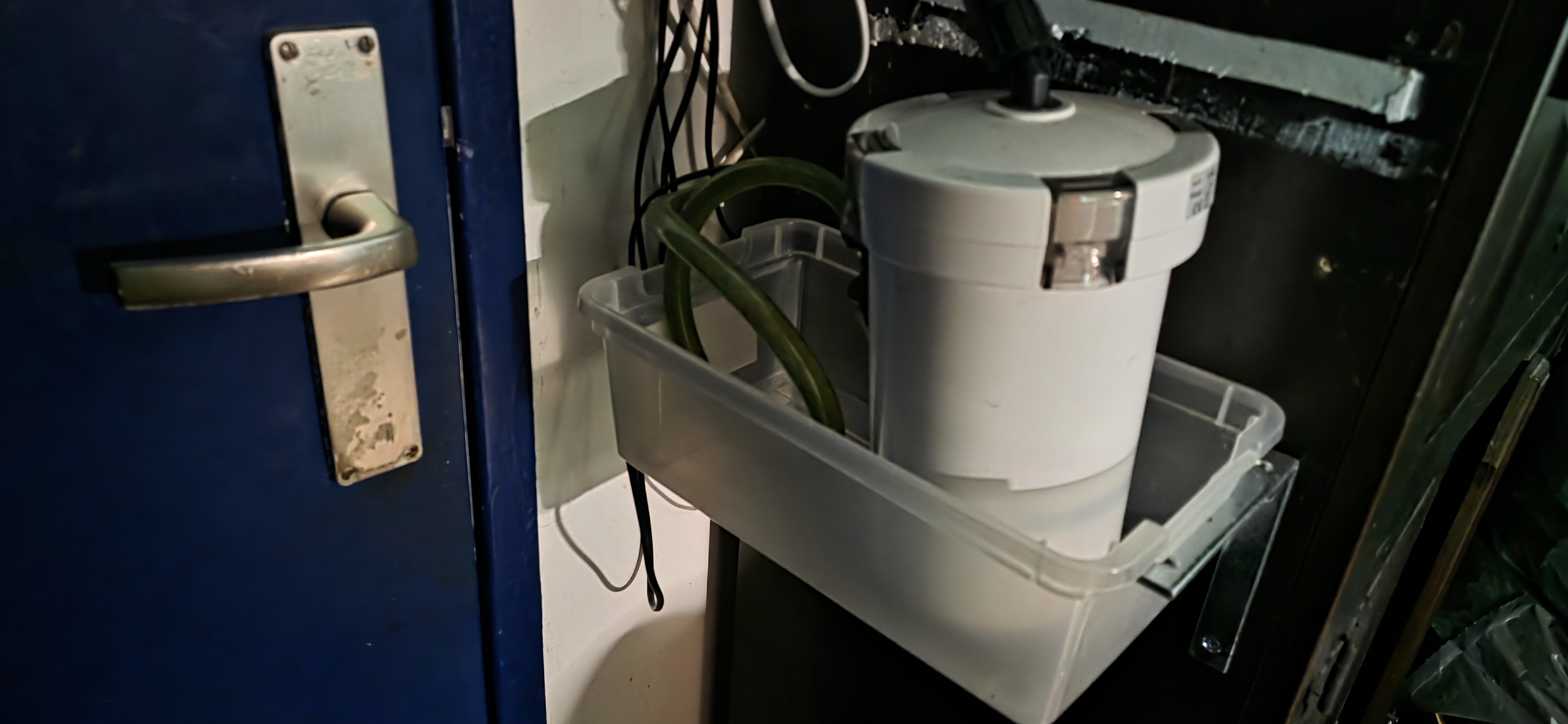 Bakje gemaakt voor pomp 